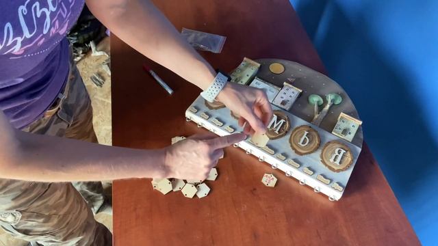 Хендмейд из дерева. Показываю, как пользоваться семейным календарем. Просто Константиновы. смотреть онлайн