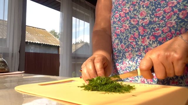 Бутерброды с сыром! #жизньвмаленькомгороде #бутербродыссыром смотреть онлайн