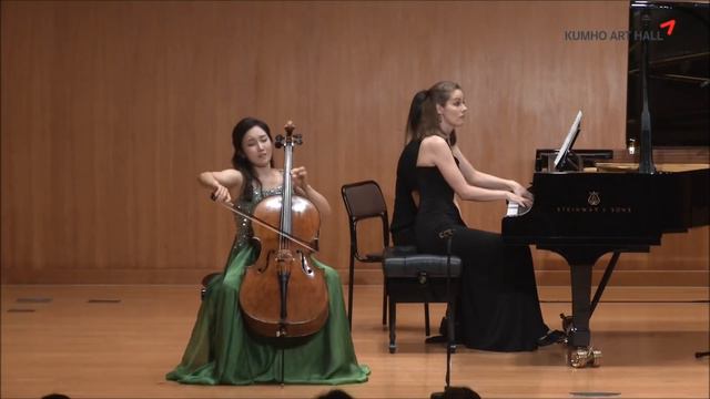 Hee Young Lim Plays Frédéric Chopin Nocturne No.2 in E-flat Major, Op.9/2,CT.109 смотреть онлайн