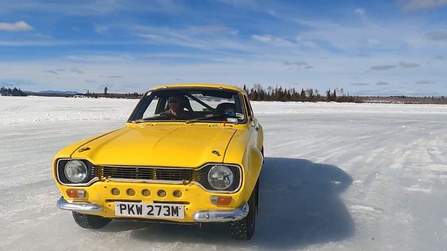 Close up ice drift - Mk 1 Ford Escort смотреть онлайн