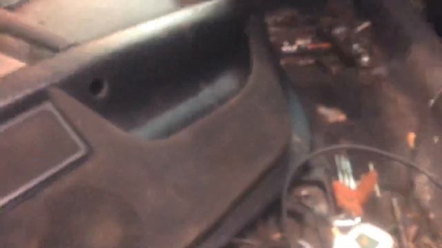 Как снять ограничитель двери Mercedes-Benz W210 смотреть онлайн