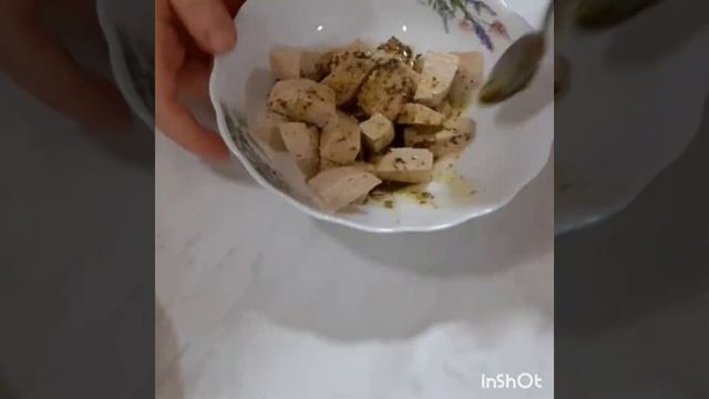 Греческий салат с тофу смотреть онлайн