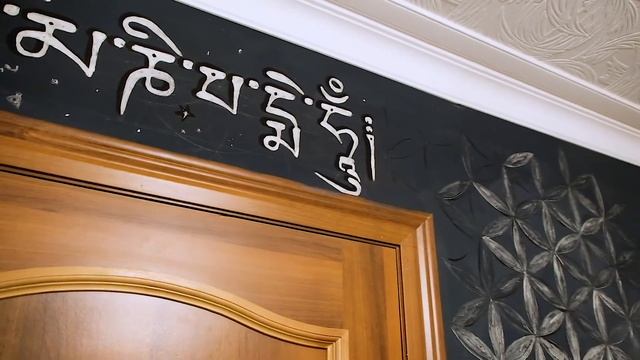 Роспись стены с использованием люминесцентного порошка «люминофор» смотреть онлайн