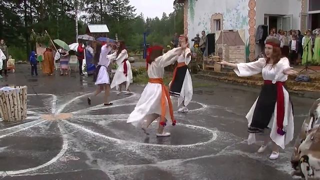 Народное гулянье "Берёзовая каша" в честь берёзового веника в п.Берёзовка смотреть онлайн
