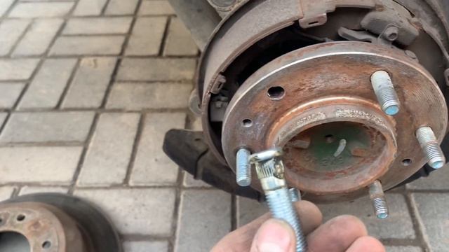 Hyundai Grand Starex I800 H-1 замена задней шпильки ступицы how to change rear hub pin смотреть онлайн