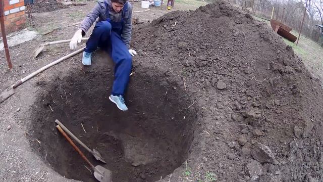 КУПИЛ ЗАБРОШЕННУЮ ДАЧУ | КОПАЮ СЕПТИК | СЕРИЯ 3 смотреть онлайн