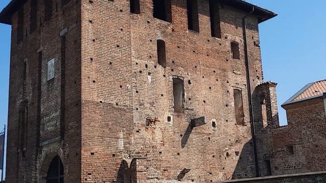 Кастелло ди Леньяно или как бы, потому как никаких замков нет, есть только стены. Хозяины- Медичи! смотреть онлайн