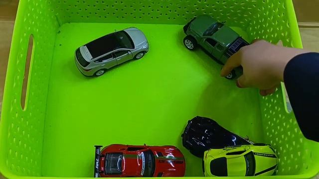 Various Brands Diecast Honda, Suzuki, Rolls Royce, Mercedes, Jaguar, Mazda, Lexus, Renault смотреть онлайн