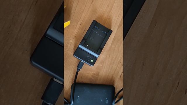 Tania ładowarka do baterii SONY. za grosze. смотреть онлайн