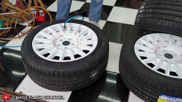 TOYOTA RUSH TRD SPORTIVO vs OZ RACING RING 18 | Toko Velg Mobil Surabaya FLASH AUTO #ozracing #rush смотреть онлайн