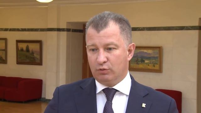 С 25 октября чиновники не смогут попасть на рабочие места без QR-кода или сертификата о вакцинации смотреть онлайн