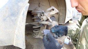 Замена задних тормозных колодок на HYUNDAI SOLARIS. Replacing the rear brake pads on HYUNDAI SOLARI