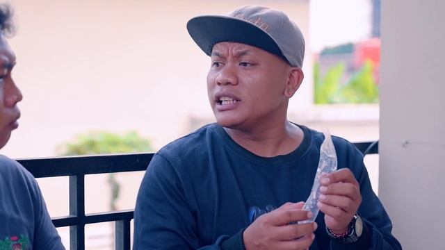 Drama | Dinda Borong Es Mambo смотреть онлайн