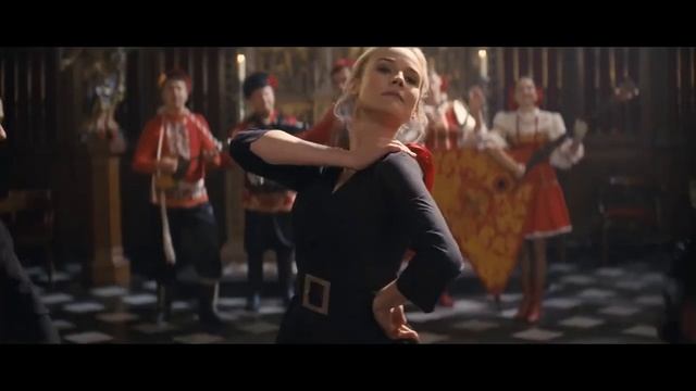 French аre dancing russian folk dance. Французы танцуют русский народный танец. смотреть онлайн