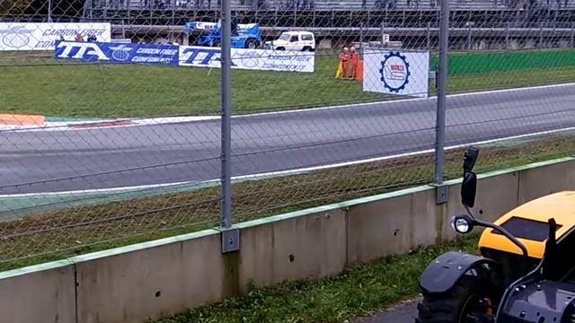 При торможении после прямой передние тормозные диски нагреваются до красна смотреть онлайн