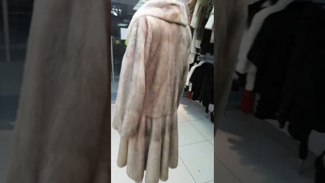 Светлая новая шикарная норковая шуба смотреть онлайн