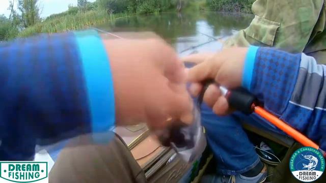 ГОНЯЕМ ПОЛОСАТЫХ Рыбалка в конце лета на озере смотреть онлайн