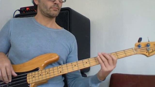 L271 D9 Bass groove with open D string смотреть онлайн