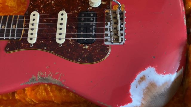 Fender Custom Shop heavy relic unboxing. смотреть онлайн