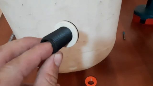 Поилка для кур своими руками! смотреть онлайн