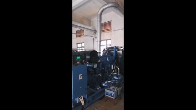 400KW Yuchai diesel gesnet in generator room смотреть онлайн