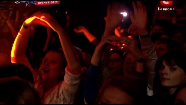 TRIOMAXIMUM - How deep is your love (Stars ring) смотреть онлайн