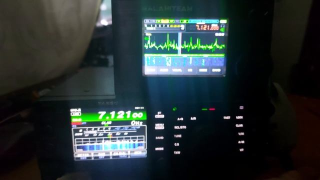 Трансивер yaesu 991 и всеволновый приёмник Малахит смотреть онлайн