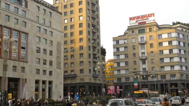 Площадь Сан-Бабила | Собор и Ла Скала. Достопримечательности Милана смотреть онлайн