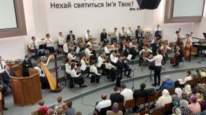 Я иду по дороге тернистой