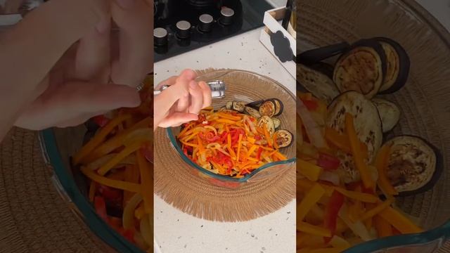 Маринованные баклажаны с овощами . смотреть онлайн