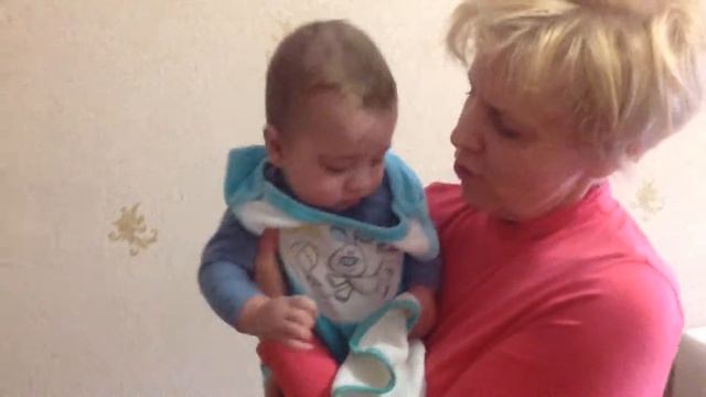 17.10.15 У крестной мамы на руках смотреть онлайн