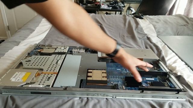 Xserve 2009 Unboxing and Overview смотреть онлайн