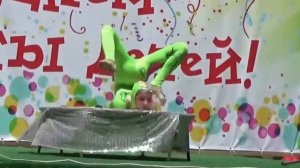 Такого вы еще не видели - супер Гибкая гимнастка. Гуттаперчевая девочка