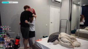 КОРЕШ И АКУЛИЧ ДЕРУТСЯ НА СТРИМЕ | АКУЛИЧ УПАЛА ДВА РАЗА