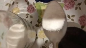 Закатываем березовый сок с изюмом