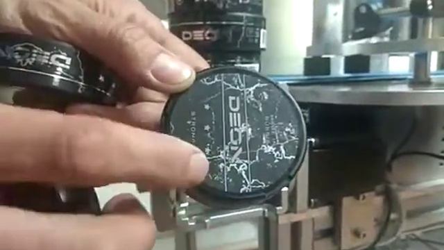 Нанесение этикетки на тару под снюс. смотреть онлайн