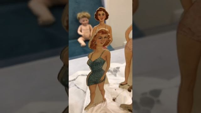 Что вы знаете о истории бумажной куклы ? Предлагаю окунутся в мир этой уникальной Игрушки. смотреть онлайн