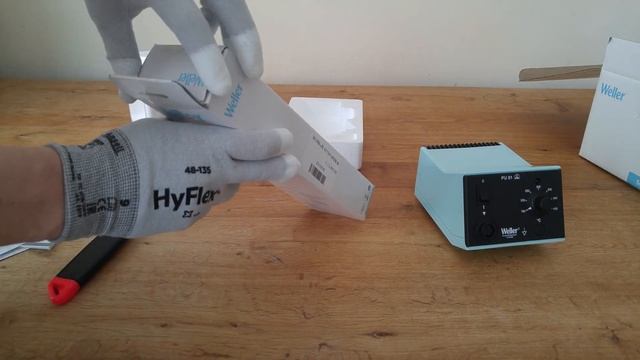 Weller PU 81 and WSP80 Analog Soldering Station Unboxing смотреть онлайн