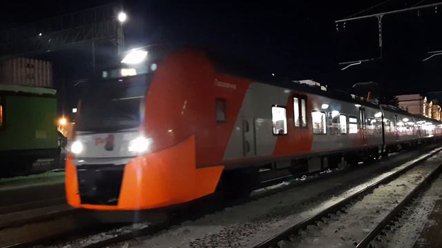 Отправление поезда 742 "Ласточка" Белгород-Москва смотреть онлайн