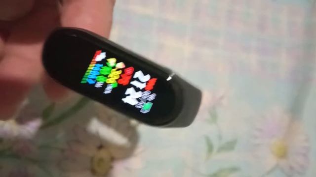 Mi band 4 NFC показывает пульс на весу! смотреть онлайн