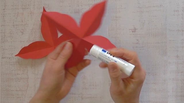【クリスマス】すぐできる かんたん紙のポインセチアの飾り（音声解説あり）Easy paper Christmas Poinsettia decoration смотреть онлайн