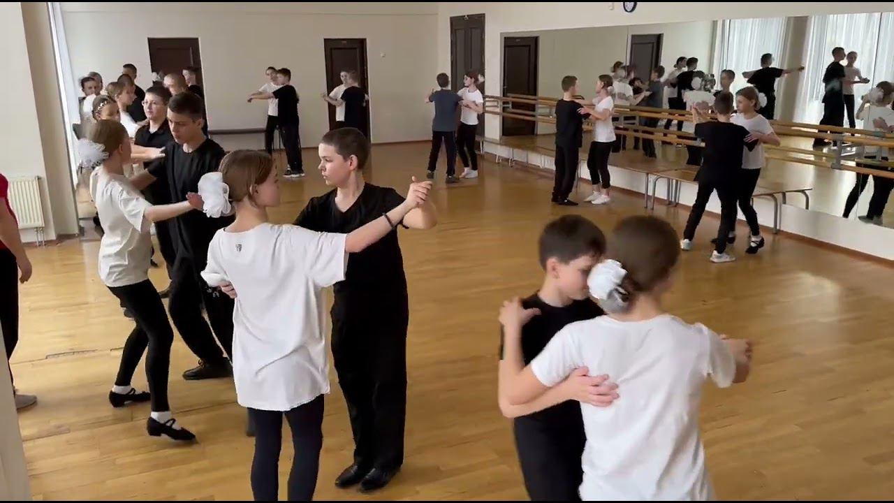 Репетиция ИБТ в младшей группе Вальс - Миньон. 1 год обучения . смотреть онлайн