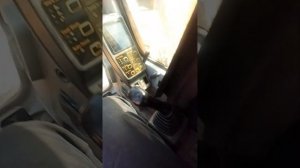 проверка гидромотора хода экскаватора на перепад давления