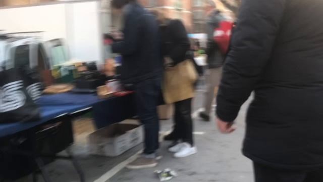 Утро на барахолке в Париже! смотреть онлайн