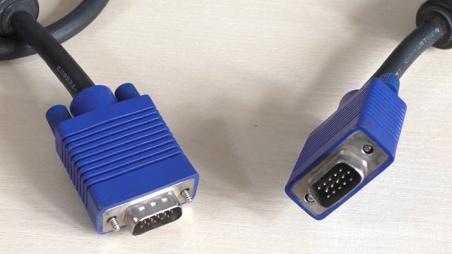 Растянутое изображение на экране монитора.Увеличены значки на рабочем столе смотреть онлайн