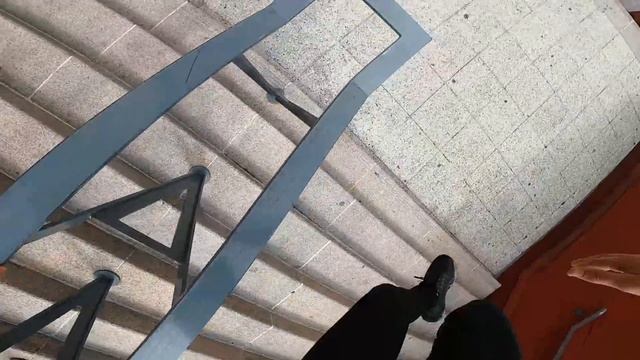 ESCAPING ANGRY GIRLFRIEND (Epic Parkour Chase in Paris) смотреть онлайн