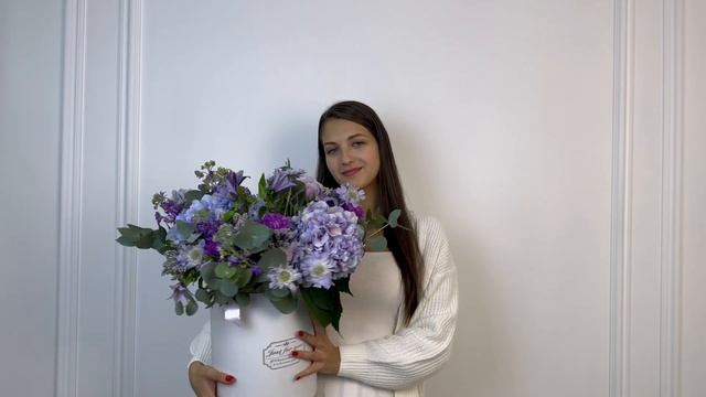 Купить букет в шляпной коробке #16 на FlowBeri Ru