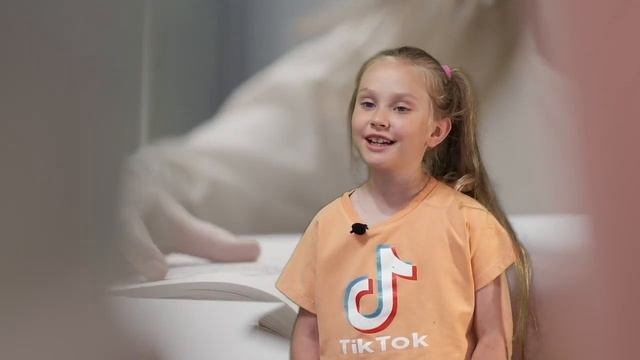 Наталья Карепанова рассказывает стихотворение Валентина Берестова «Как хорошо уметь читать» смотреть онлайн