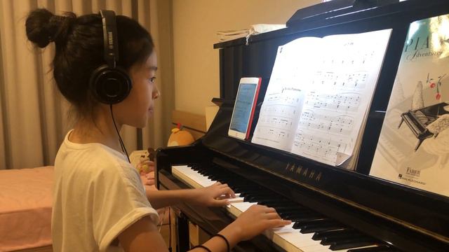 Emma plays "Scarborough Fair" CFX Grand смотреть онлайн
