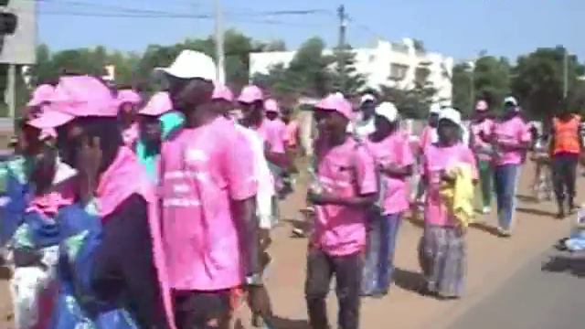 Guigui Sarr Chanteuse Senegalaise Dans La  Lutte Contre Les Cancer Du Sein Au Senegal